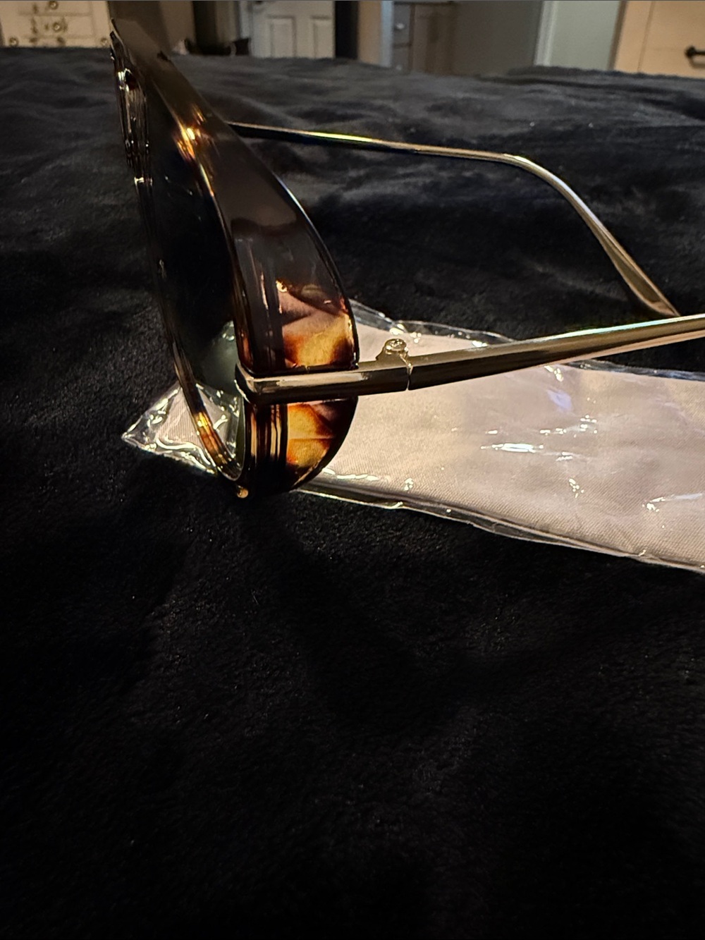 Tortoiseshell Lena Mega Aviator Women's Sunglasses - Brown - Picture 5 of 7